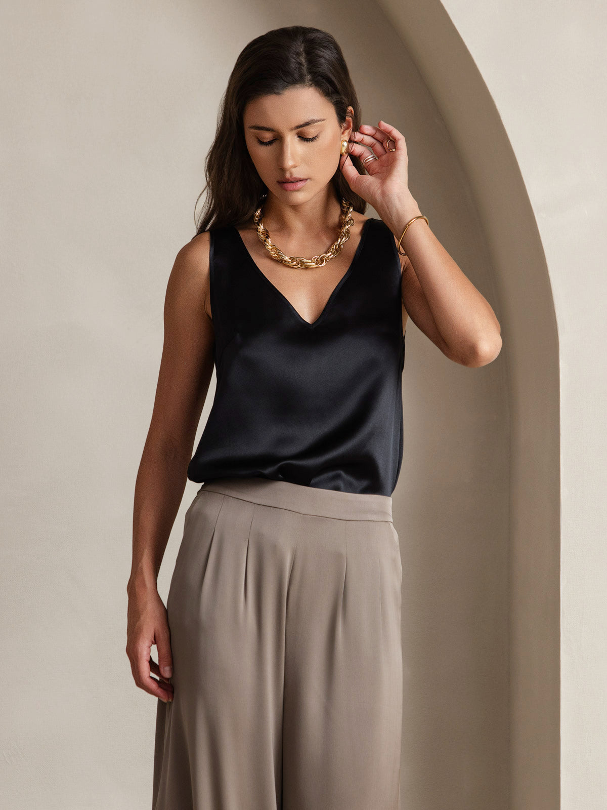 19Momme Silk V-neck Straps Tank Top