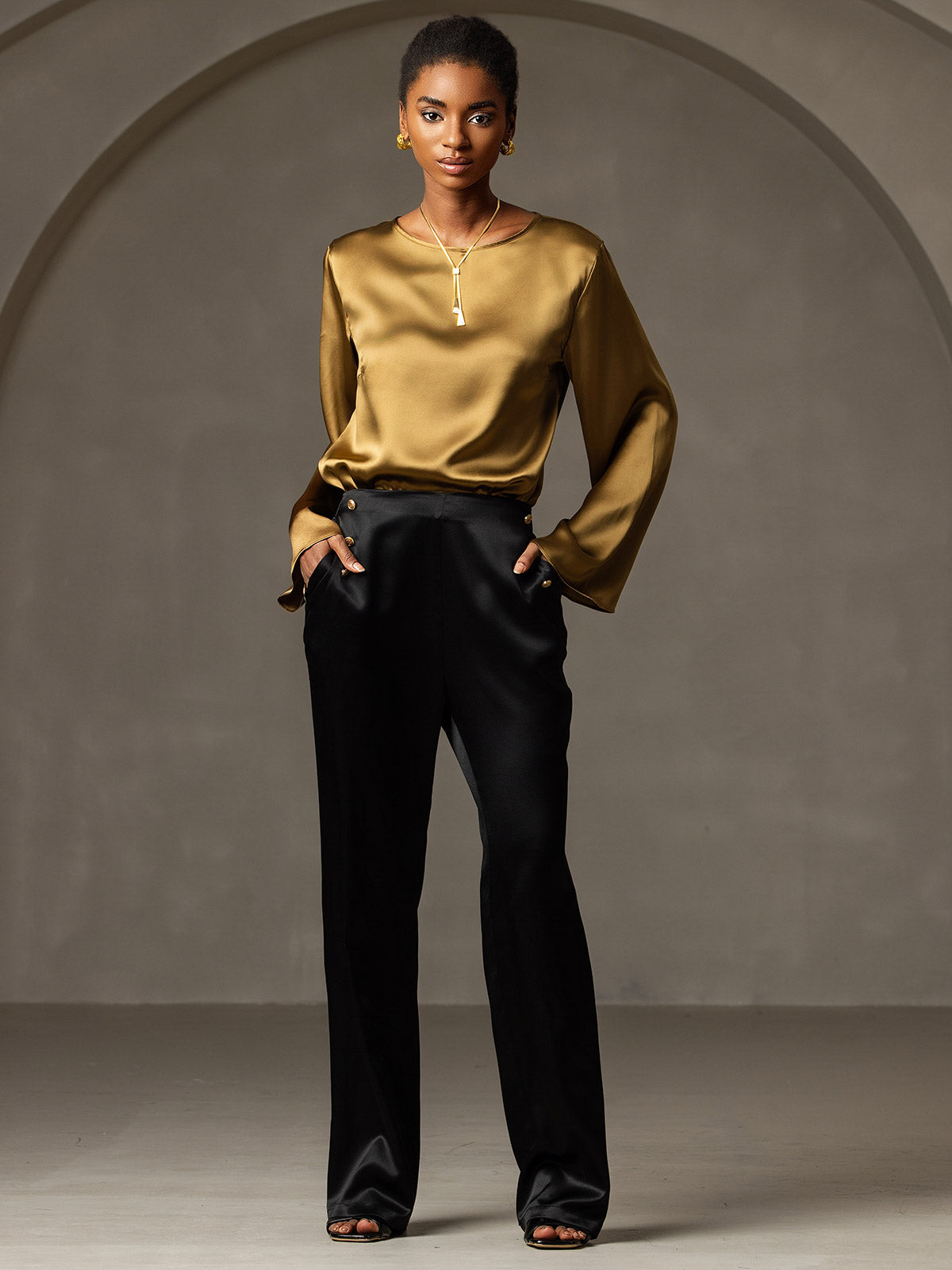 19Momme Silk Relaxed Long-sleeved Blouse