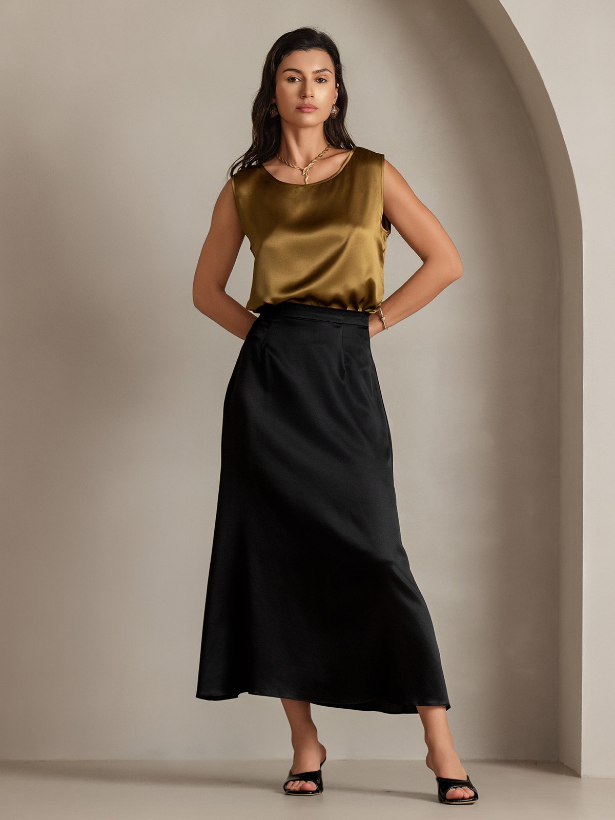 19Momme Silk Lounge Round Neck Tank Top