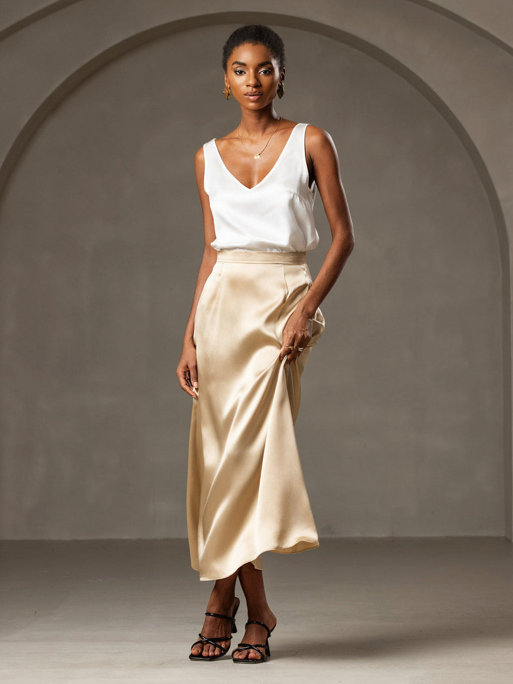 19Momme Silk V-neck Straps Tank Top