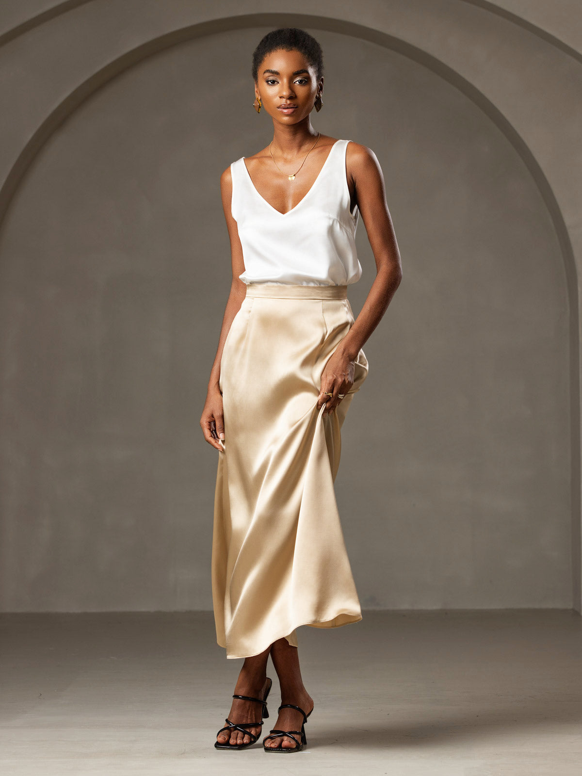 19Momme Silk V-neck Straps Tank Top