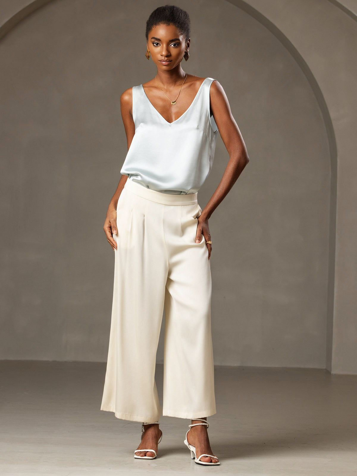 19Momme Silk V-neck Straps Tank Top
