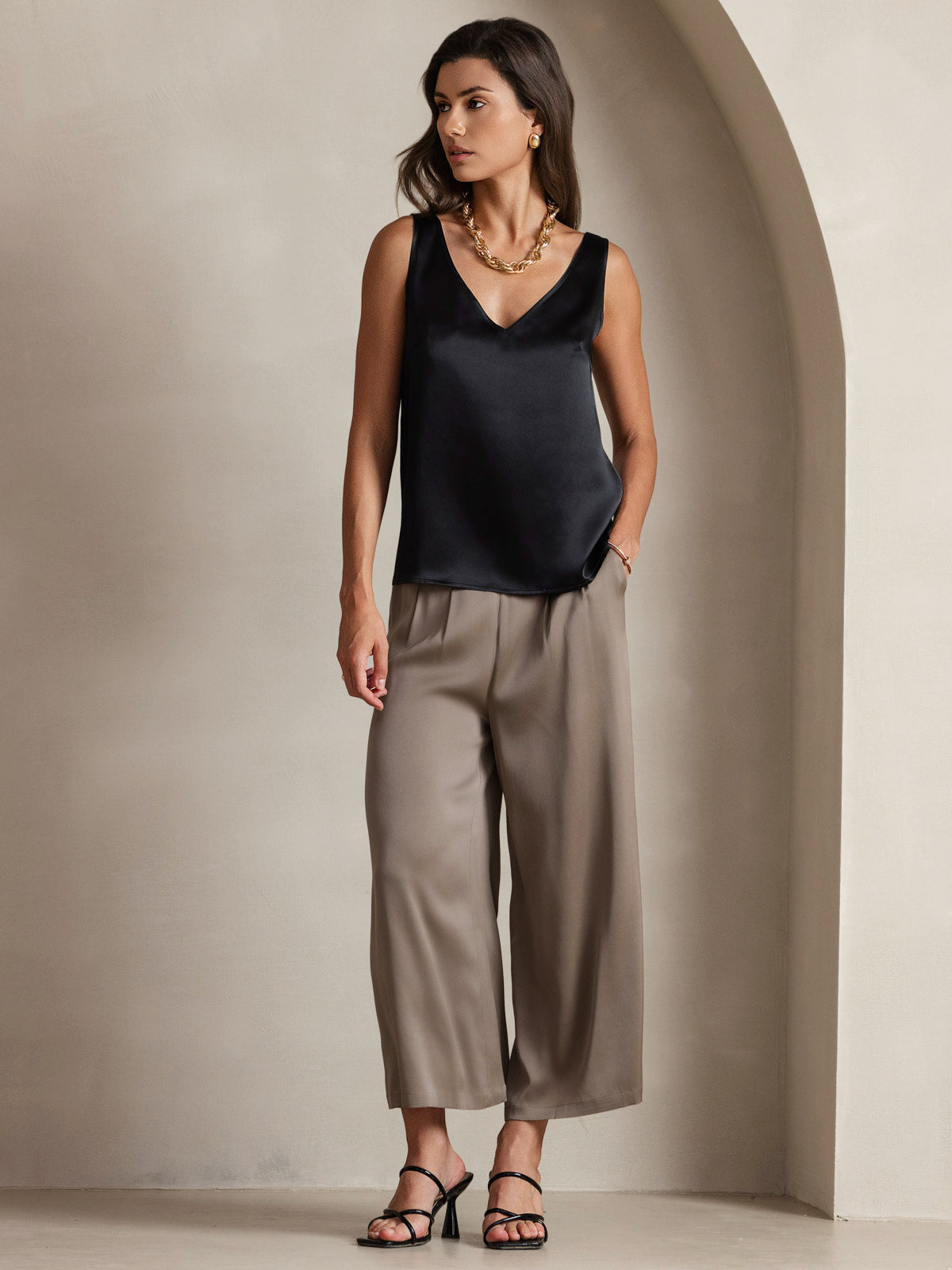 19Momme Silk V-neck Straps Tank Top