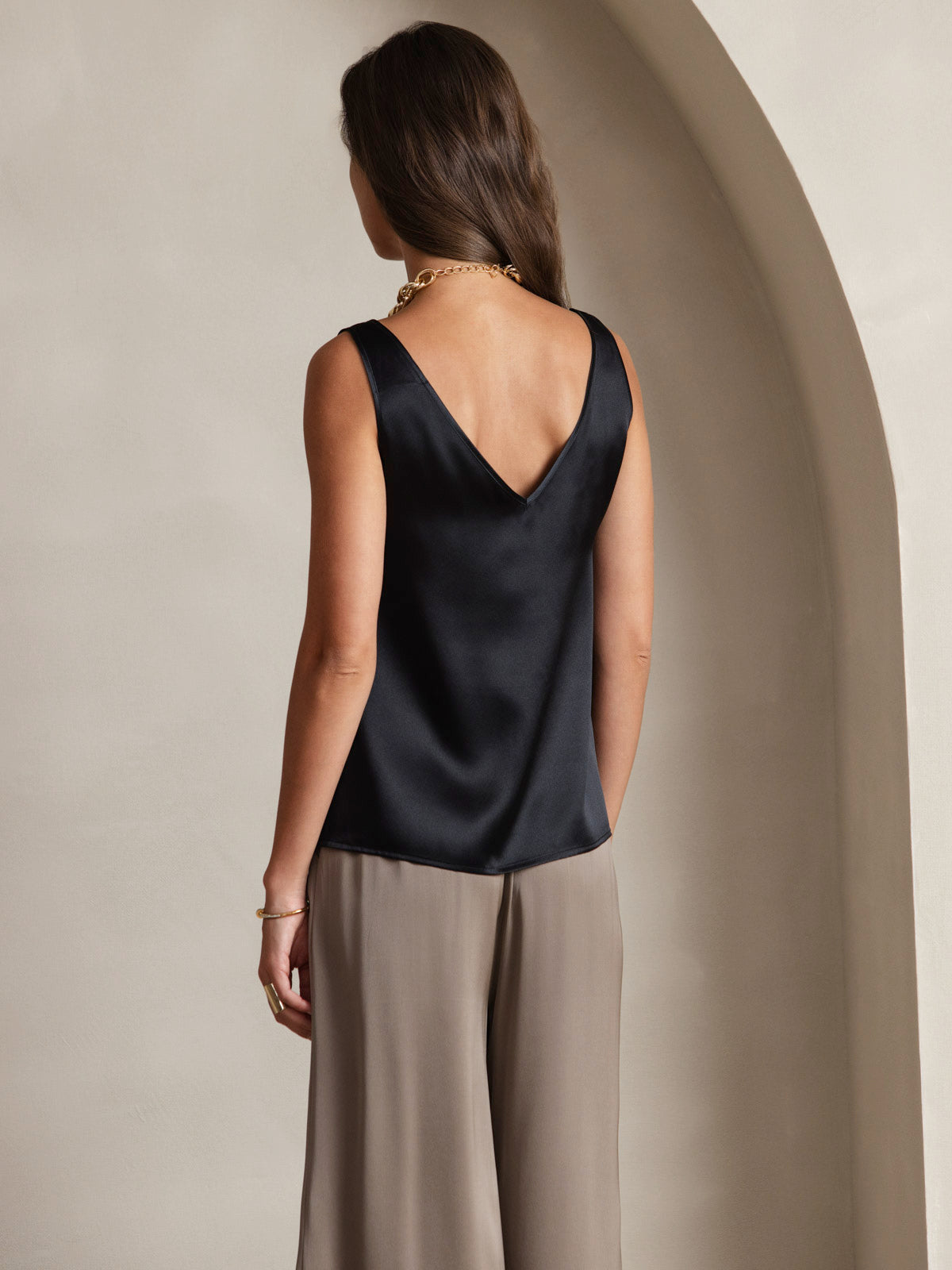 19Momme Silk V-neck Straps Tank Top