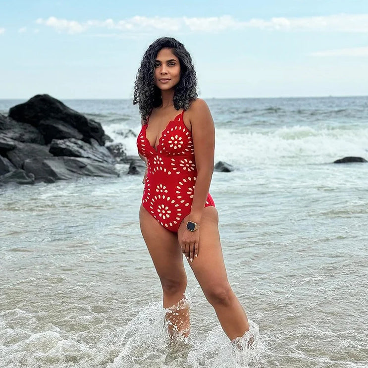 Red Scalloped Hollow Sexy One-Piece Swimsuit&Skirt