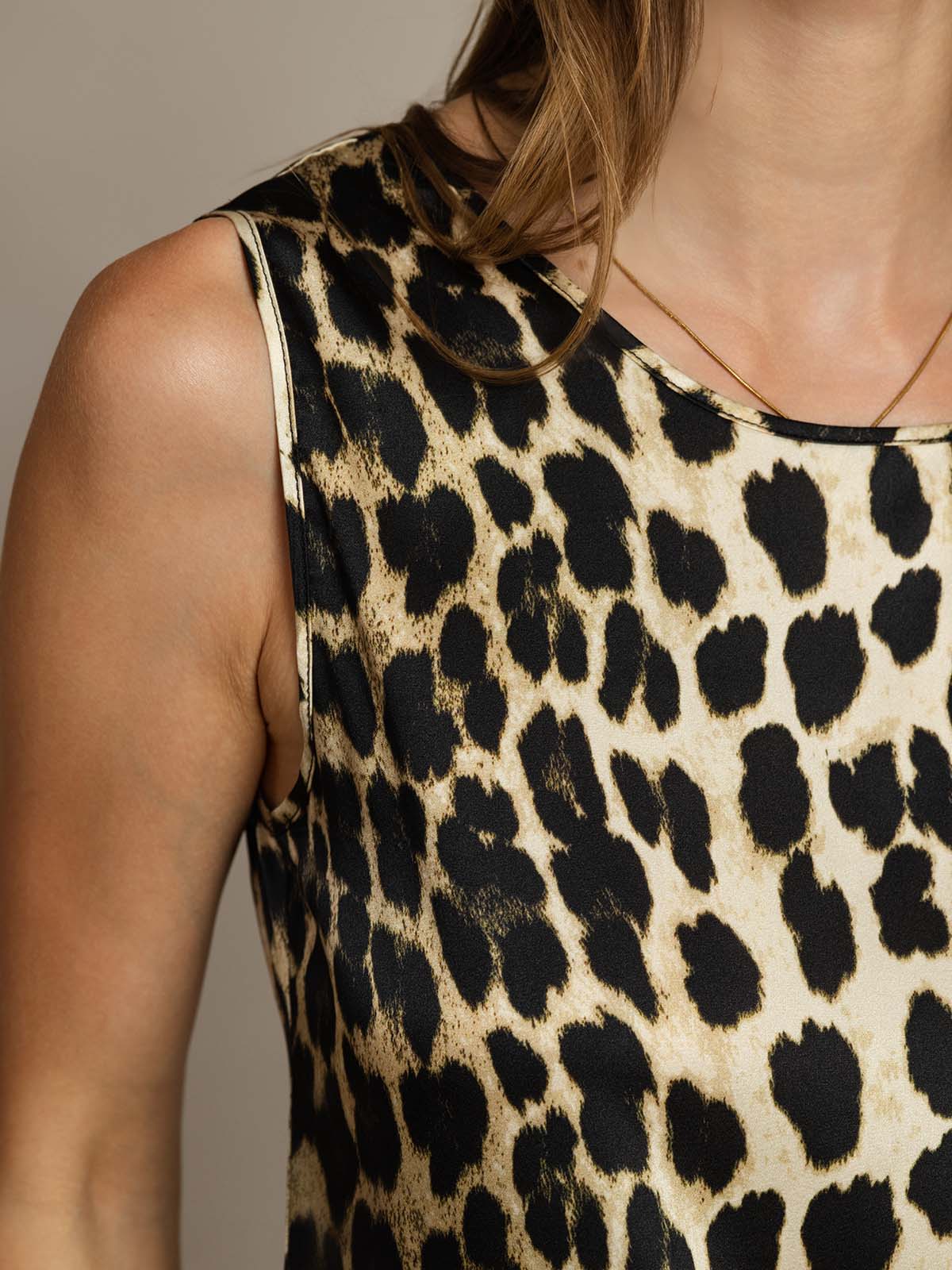 19Momme Silk Lounge Round Neck Tank Top