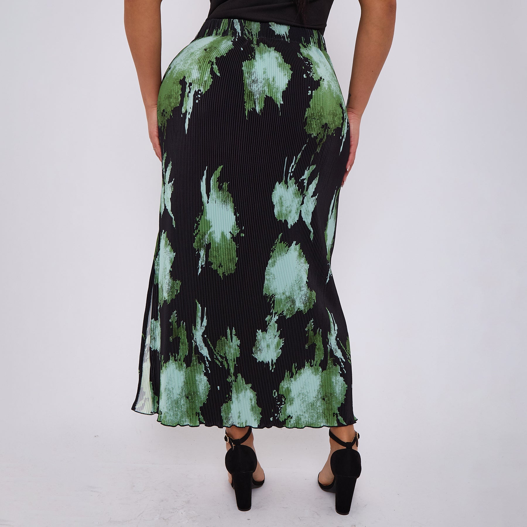 Abstract Green Plus Size Pleated Skirt
