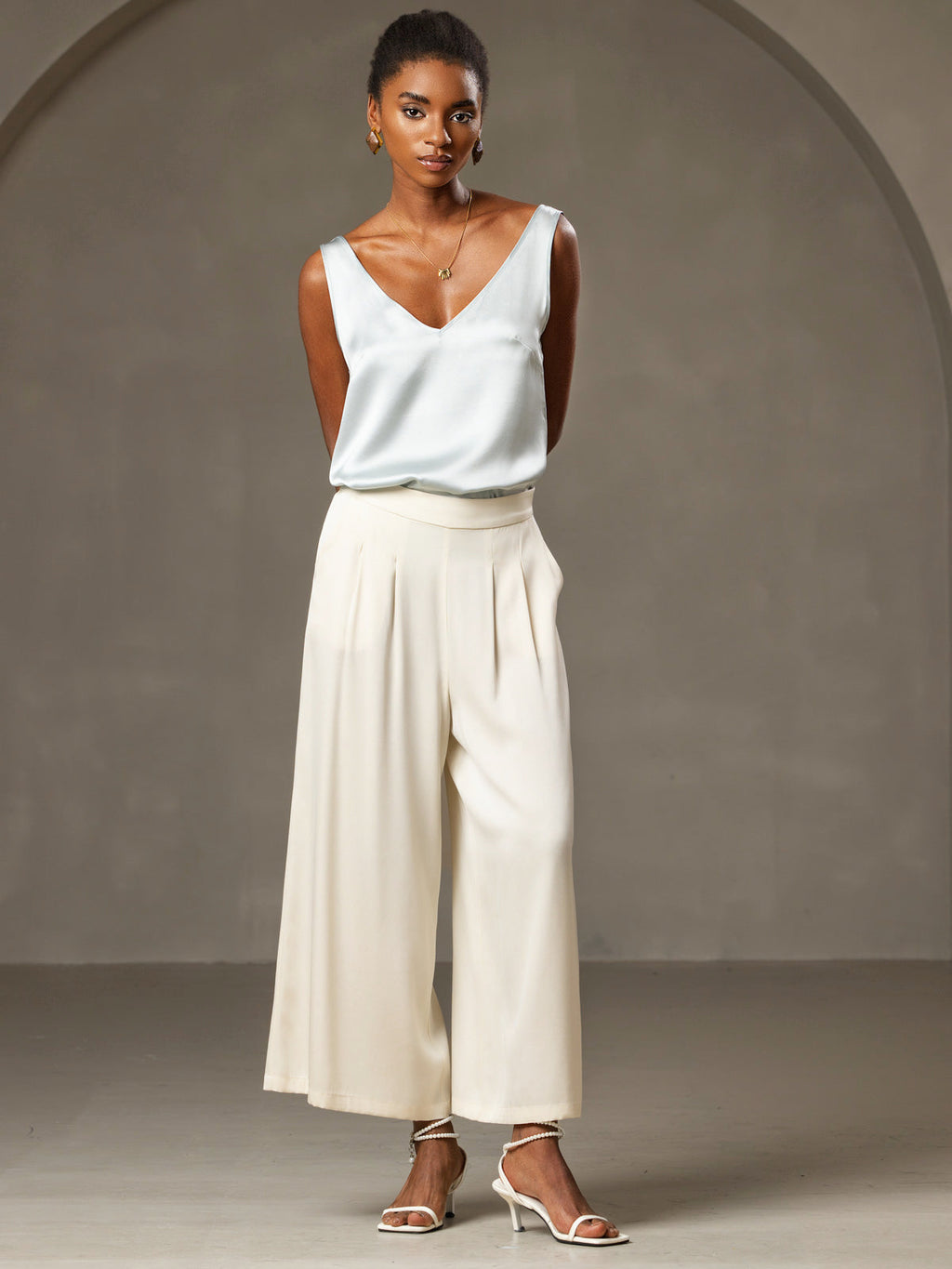19Momme Silk V-neck Straps Tank Top