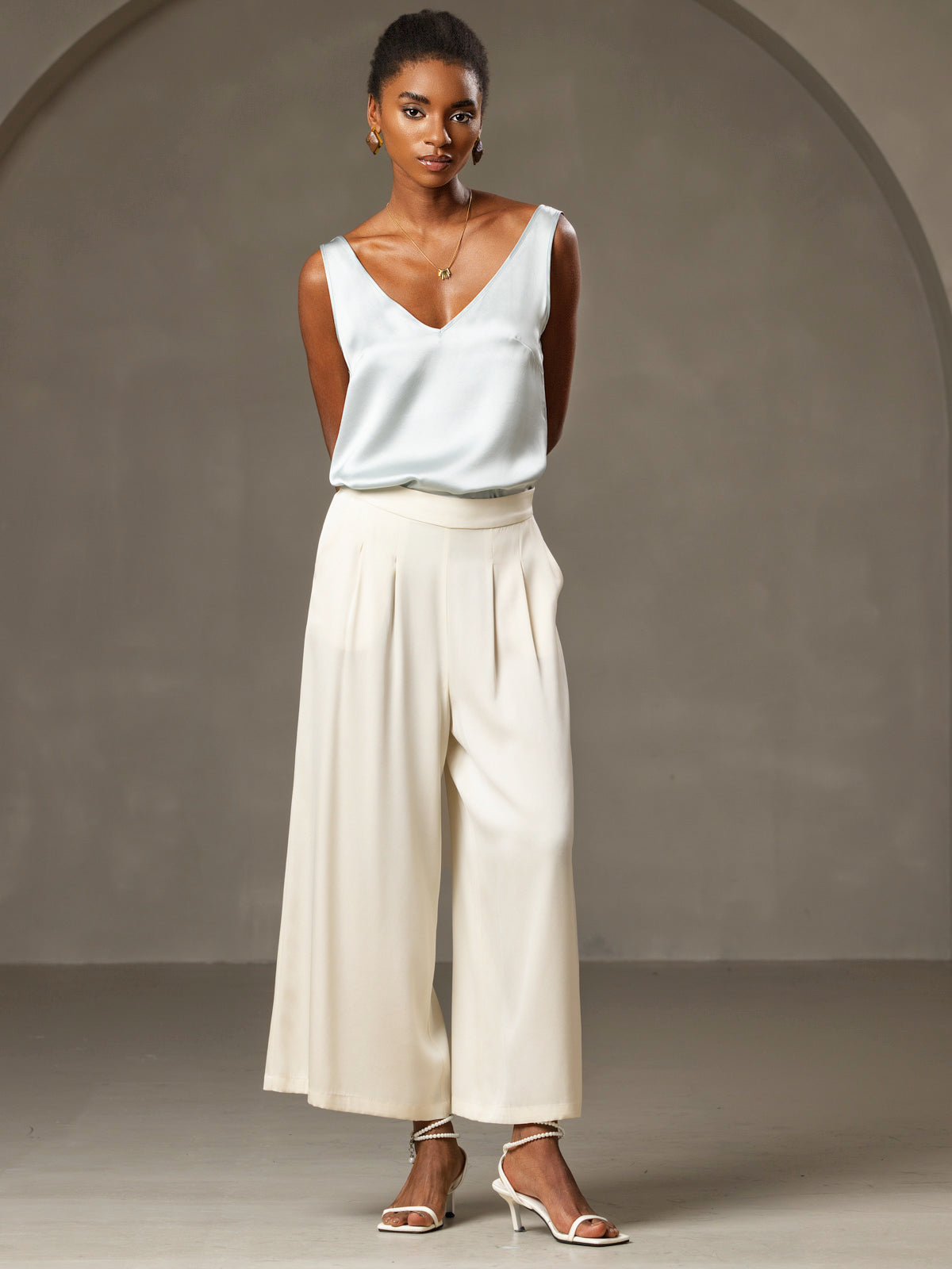 19Momme Silk V-neck Straps Tank Top