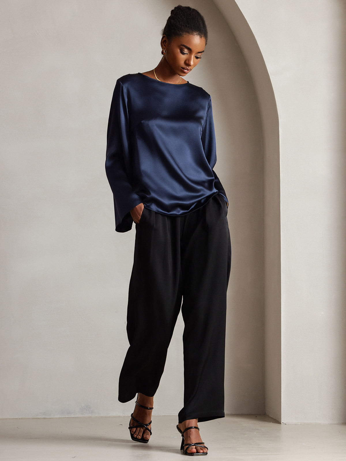 19Momme Silk Relaxed Long-sleeved Blouse