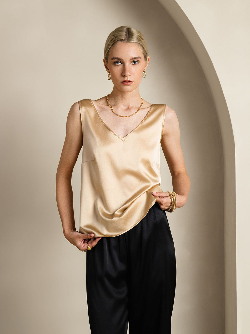 19Momme Silk V-neck Straps Tank Top