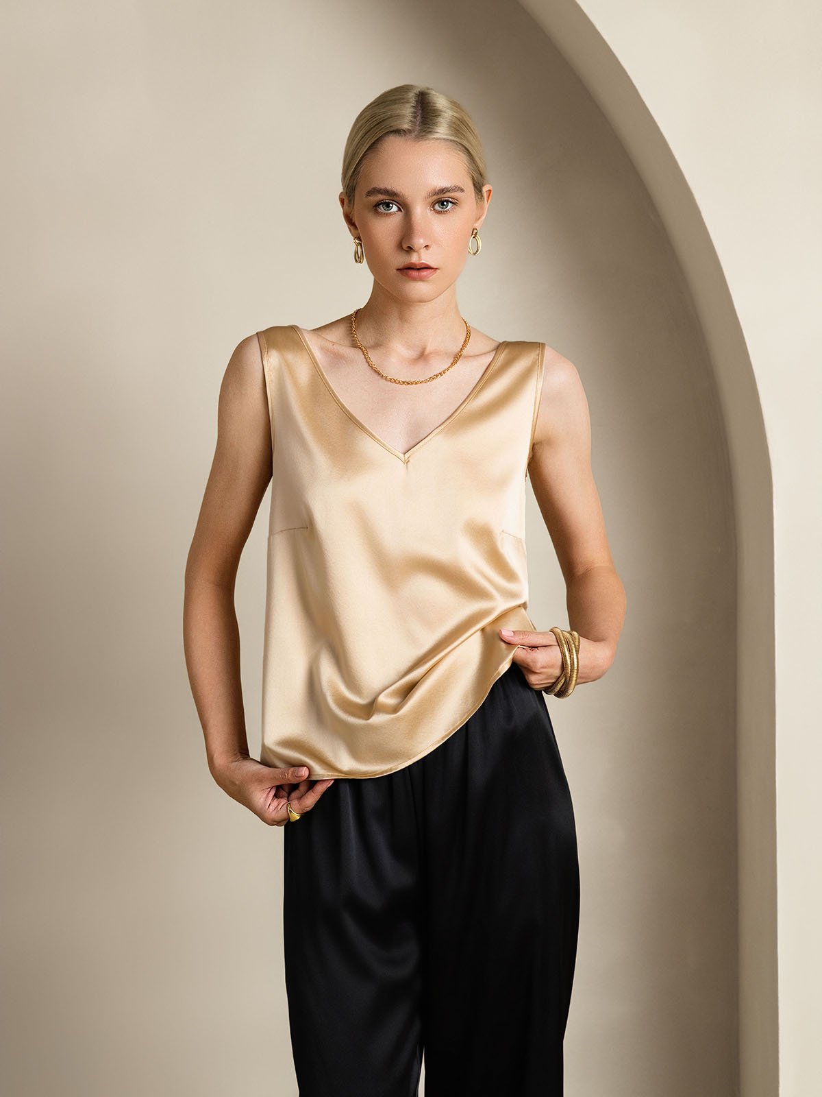 19Momme Silk V-neck Straps Tank Top