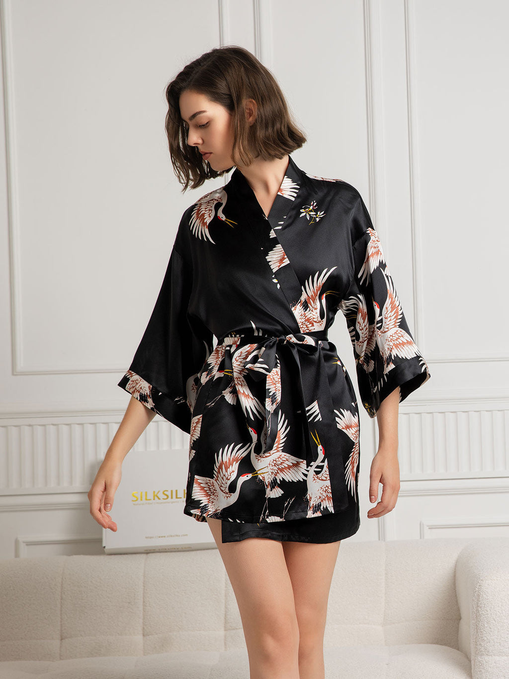 19Momme Women's Silk Crane Print Short Kimono Robe