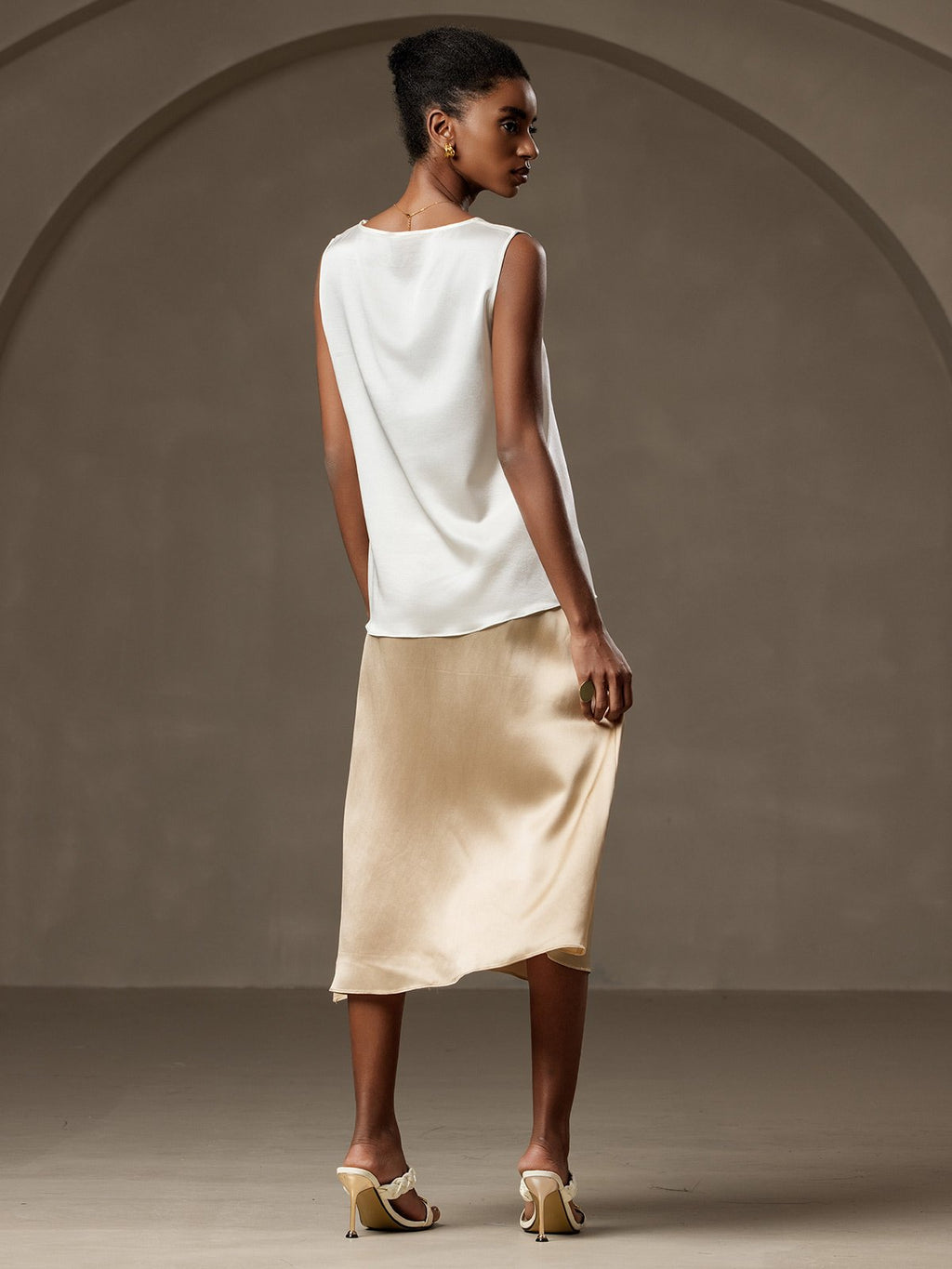 19Momme Silk Lounge Round Neck Tank Top