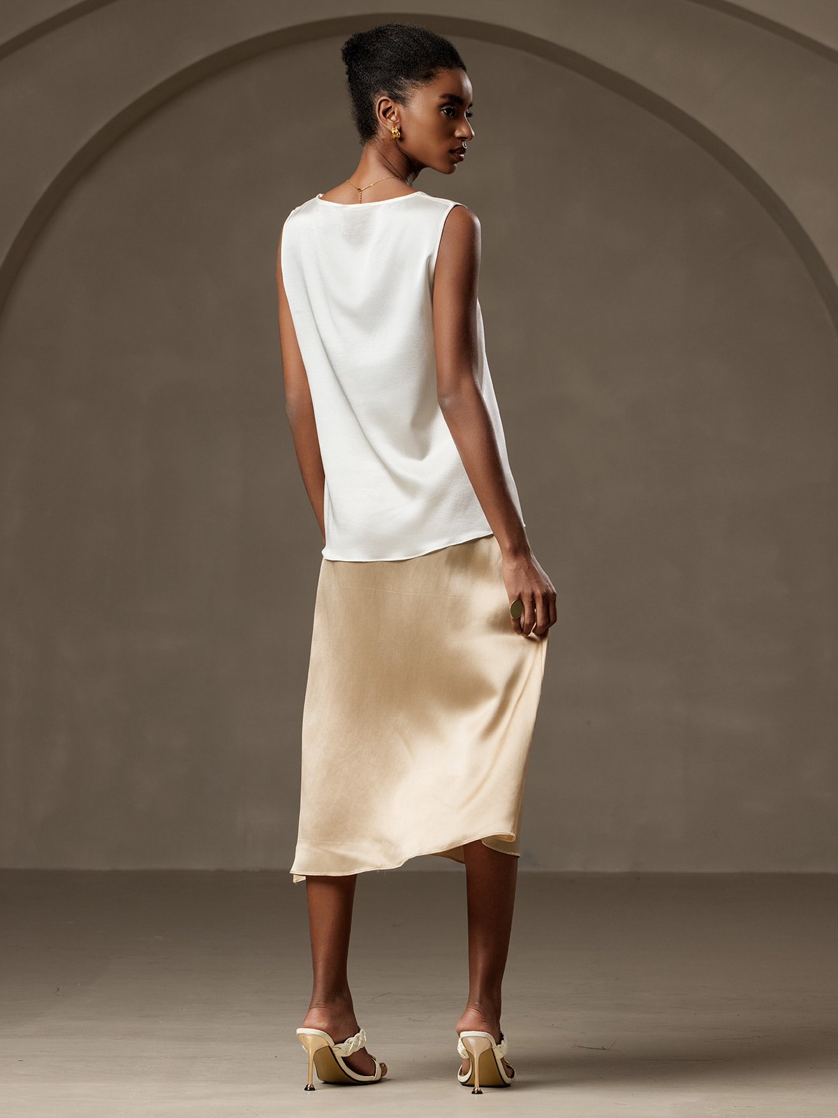 19Momme Silk Lounge Round Neck Tank Top