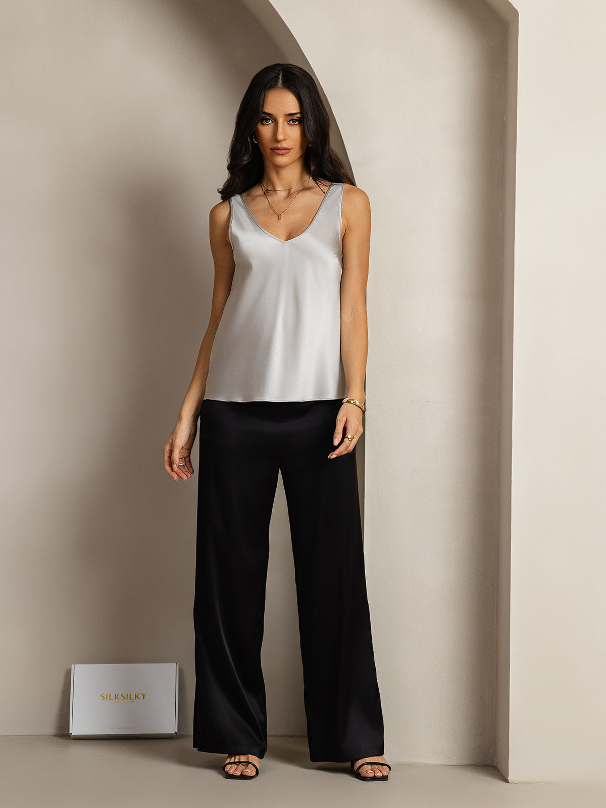 19Momme Silk V-neck Straps Tank Top
