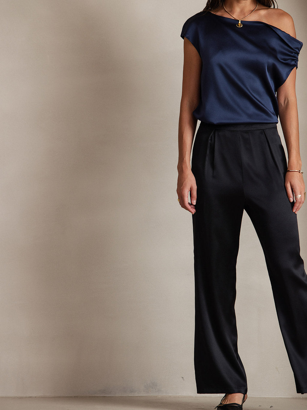 19Momme Silk Chic One-Shoulder Blouse