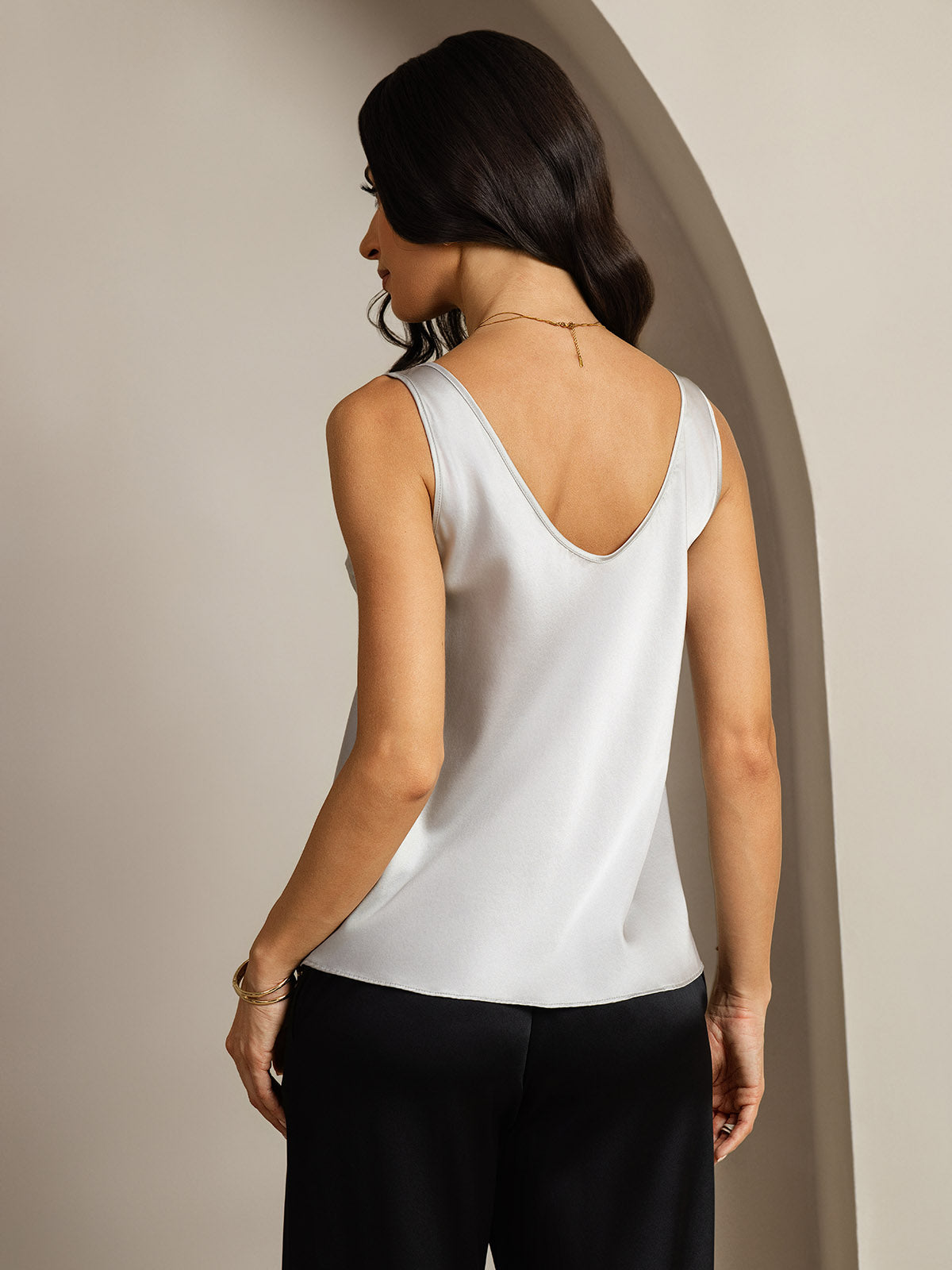 19Momme Silk V-neck Straps Tank Top