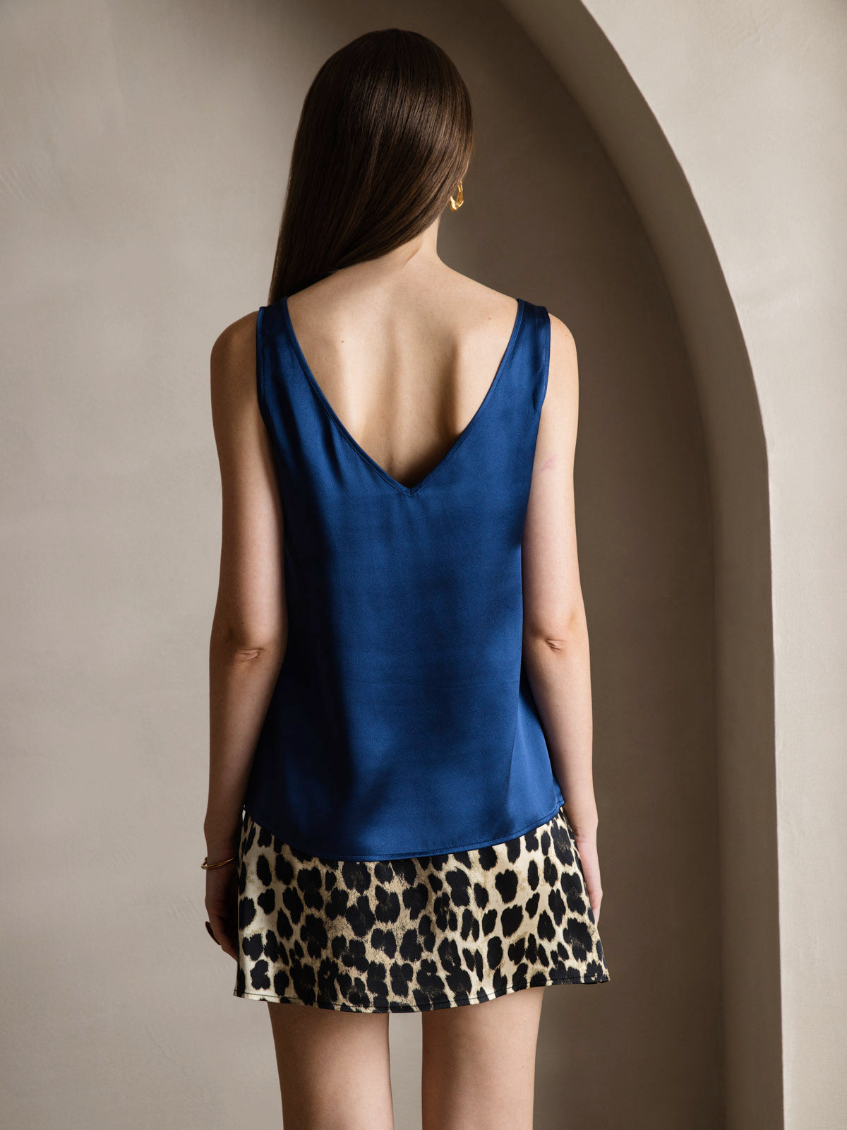 19Momme Silk V-neck Straps Tank Top