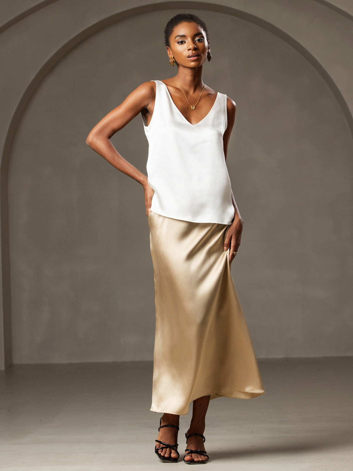 19Momme Silk V-neck Straps Tank Top