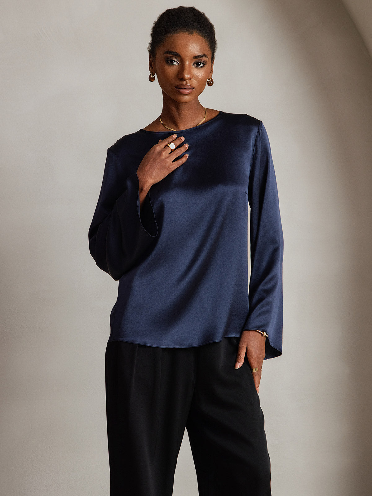 19Momme Silk Relaxed Long-sleeved Blouse