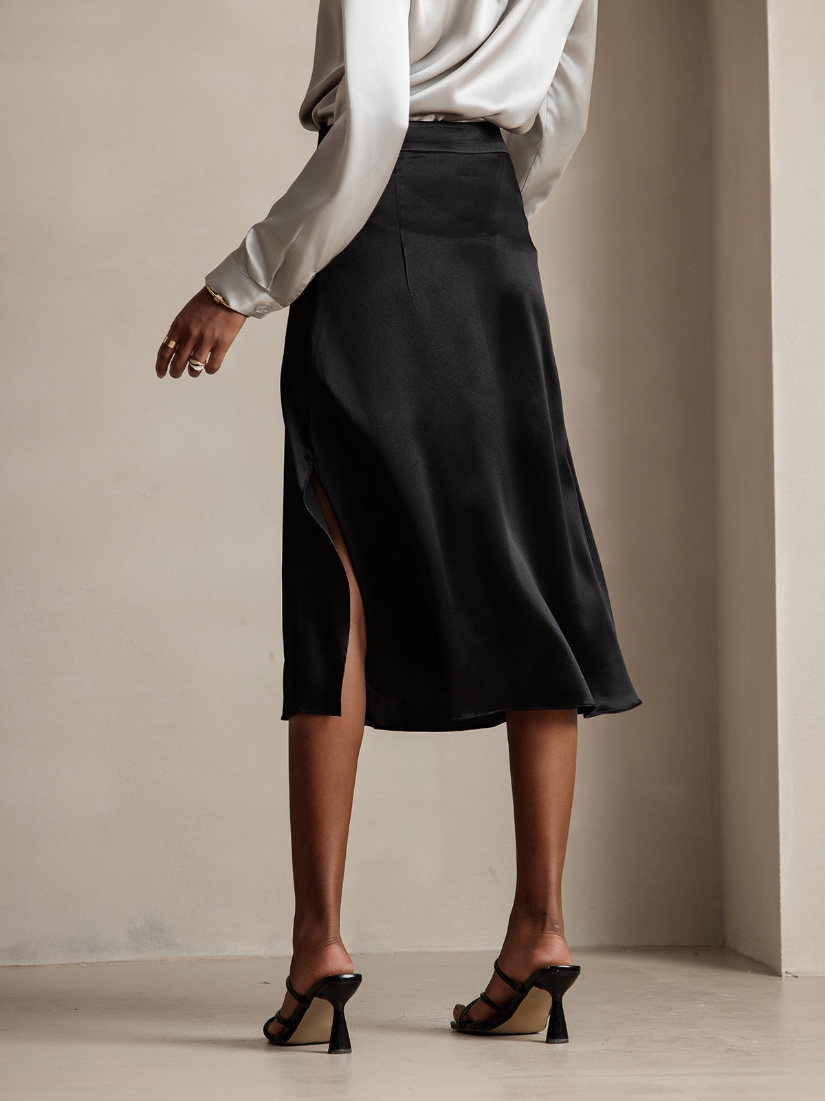 19Momme Silk A Line Long Slit Skirt with Zipper Design