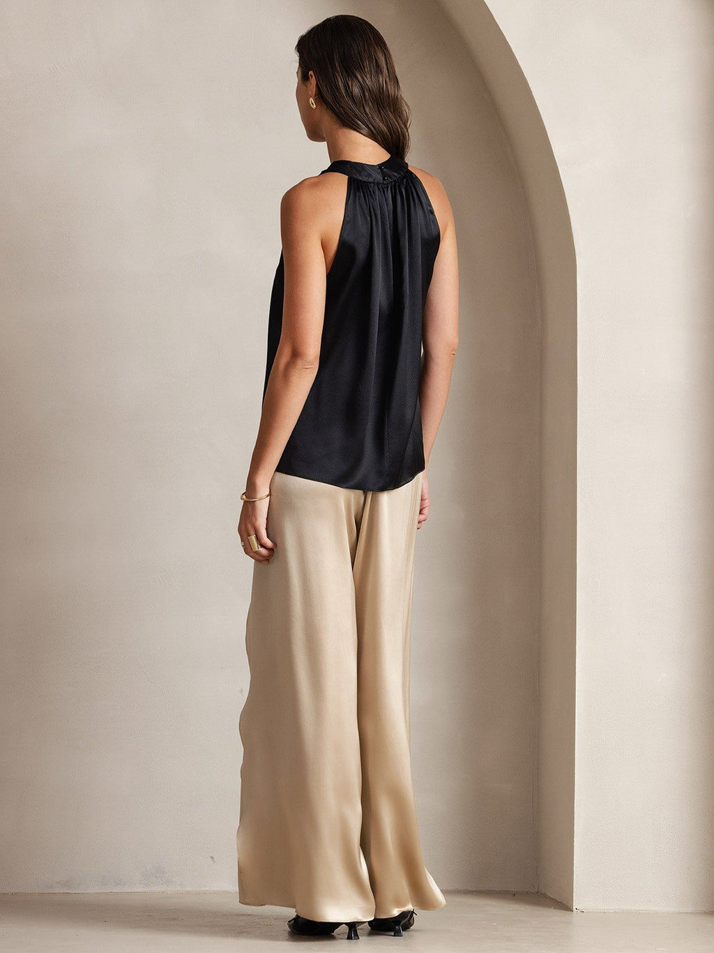 19Momme Silk Relaxed Sleeveless Halter Top