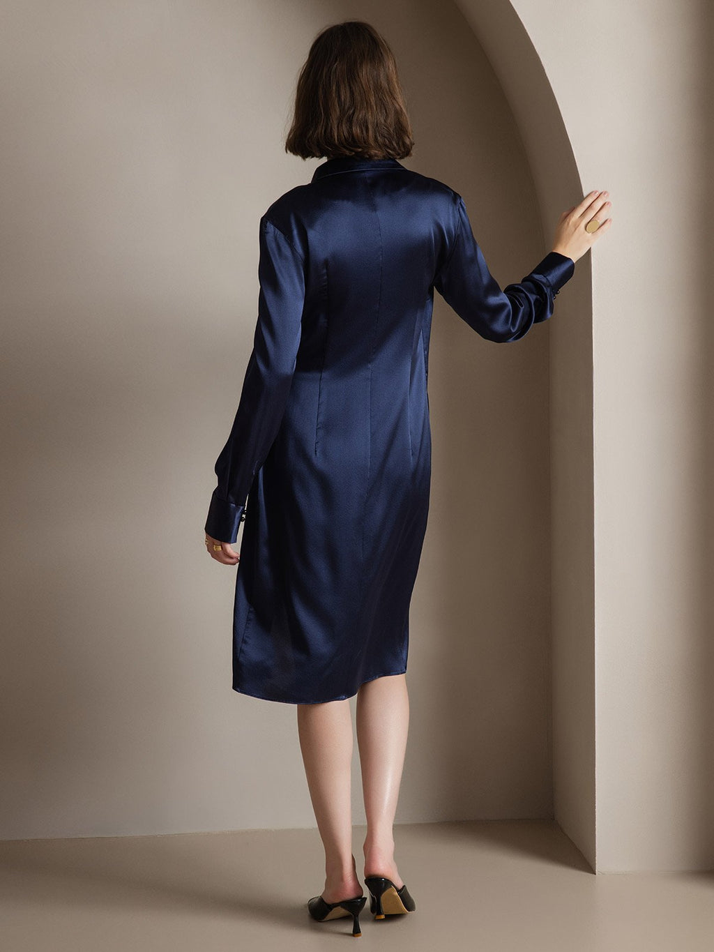 19Momme Silk Elegant Hem Slit Long Sleeve Dress