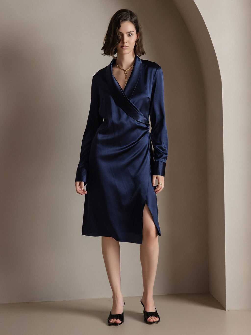 19Momme Silk Elegant Hem Slit Long Sleeve Dress