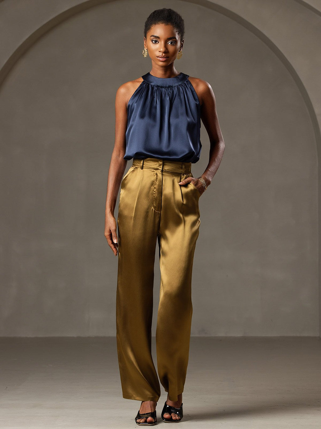 19Momme Silk Relaxed Sleeveless Halter Top
