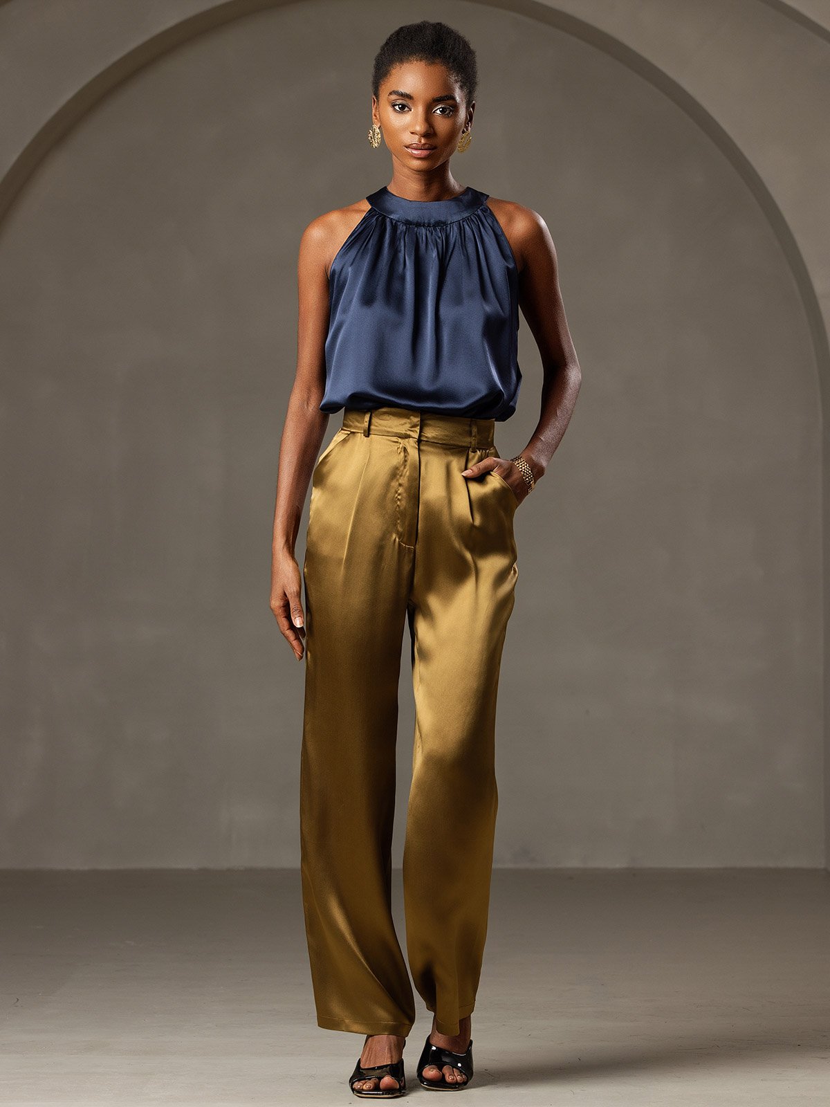 19Momme Silk Relaxed Sleeveless Halter Top