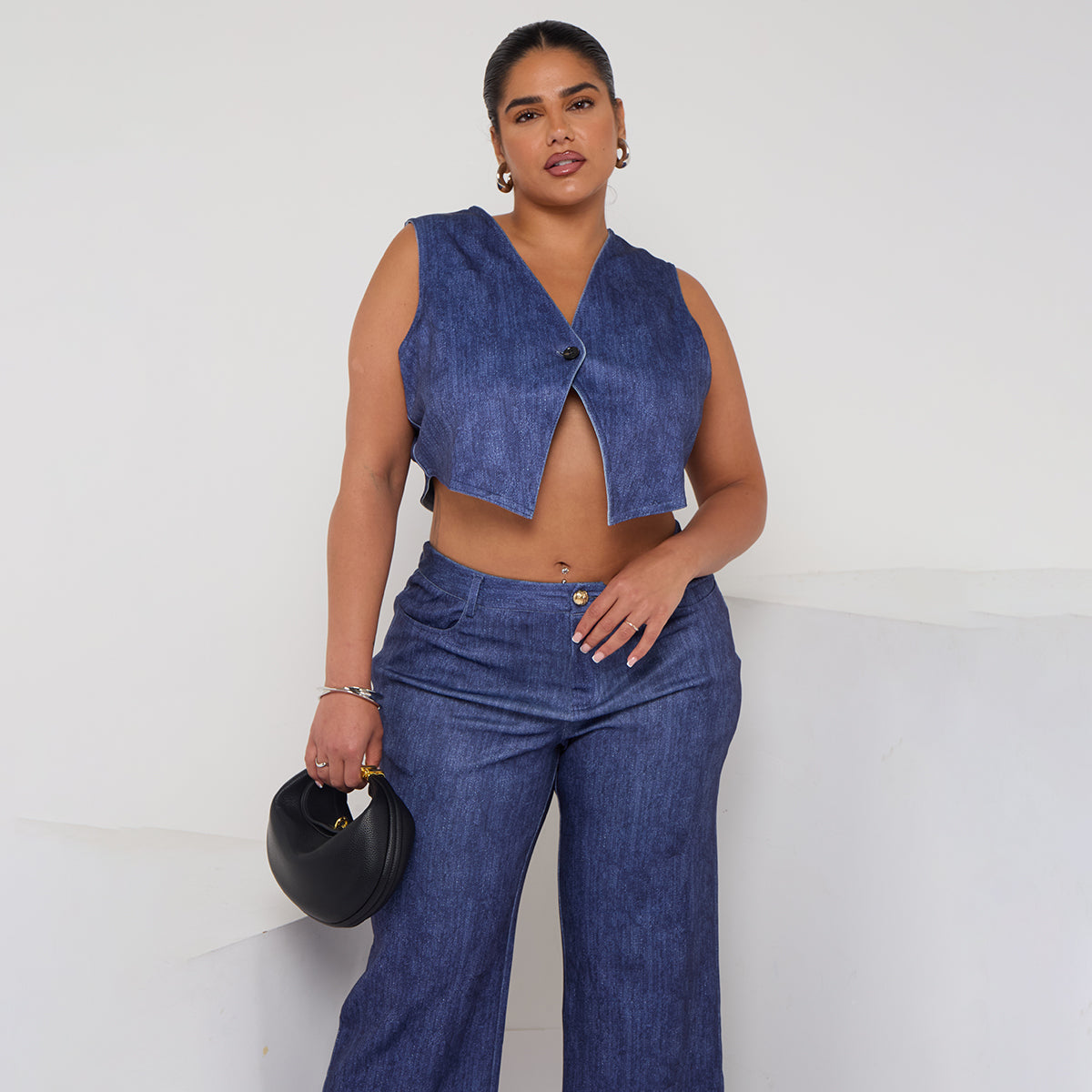 Reversible Relaxed Fit Demin Sleeveless Button-Front Sleeveless Top (light blue & dark blue)