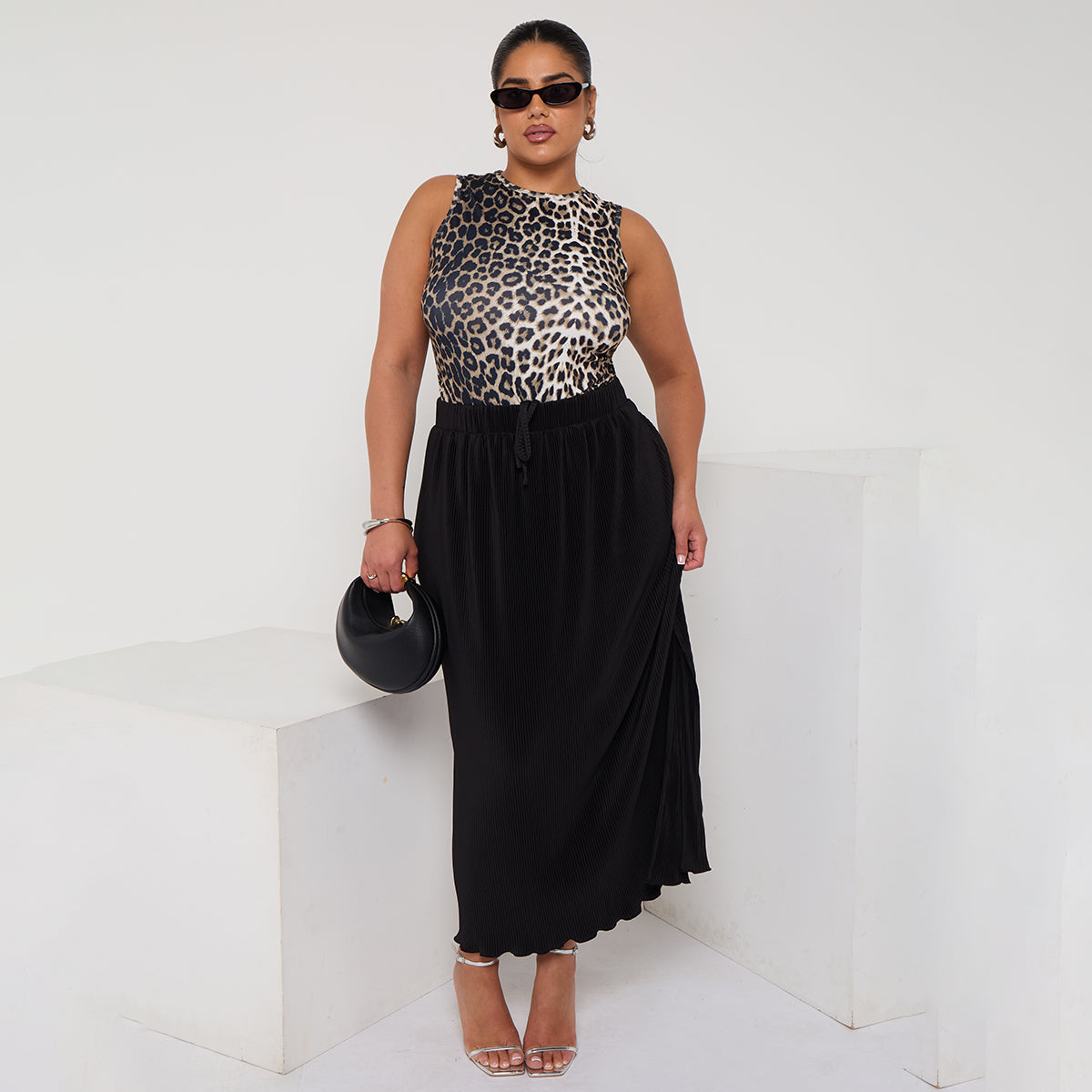 Retro Black Ripple Pleated Skirt