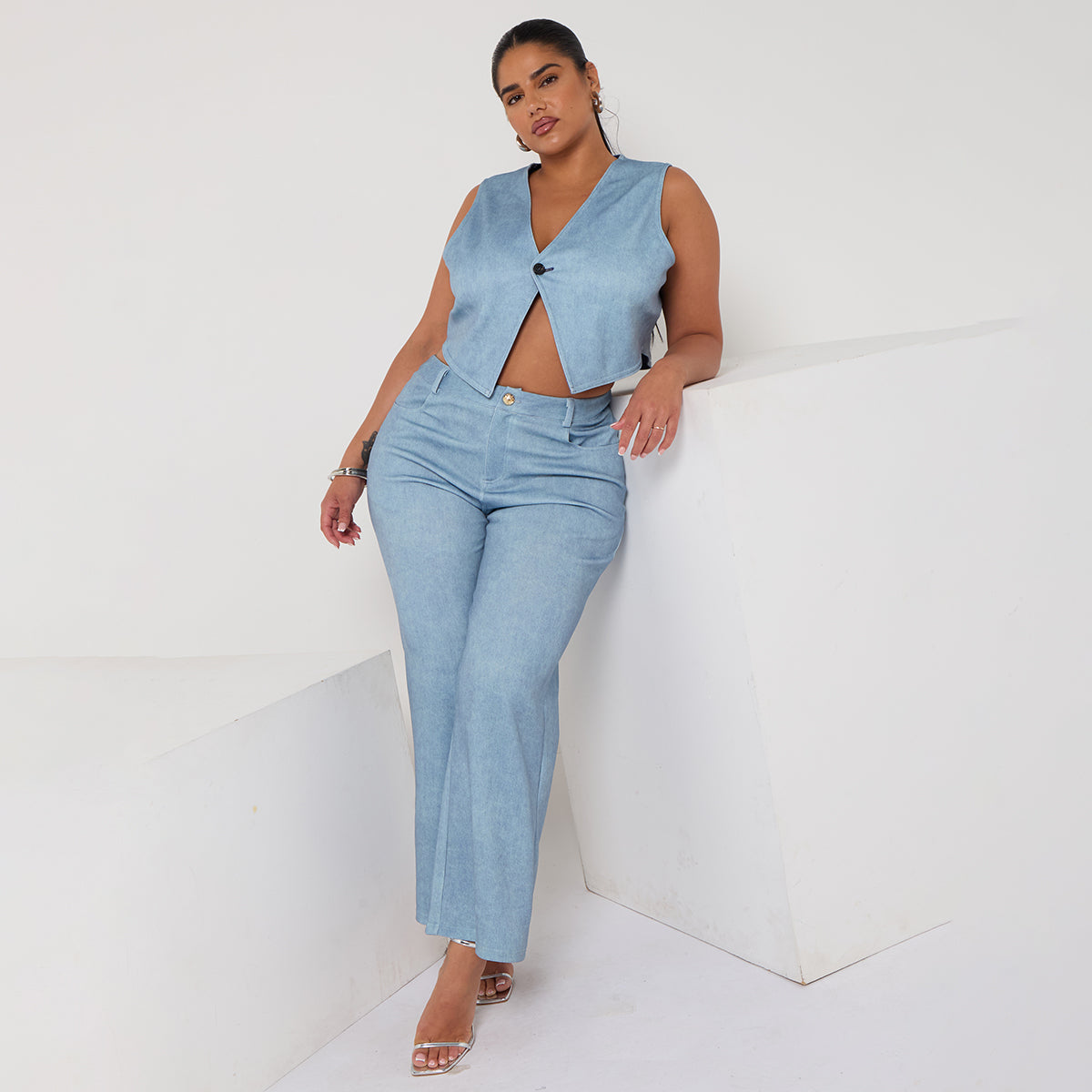 High-Waisted Light Wash Wide-Leg Denim Pants