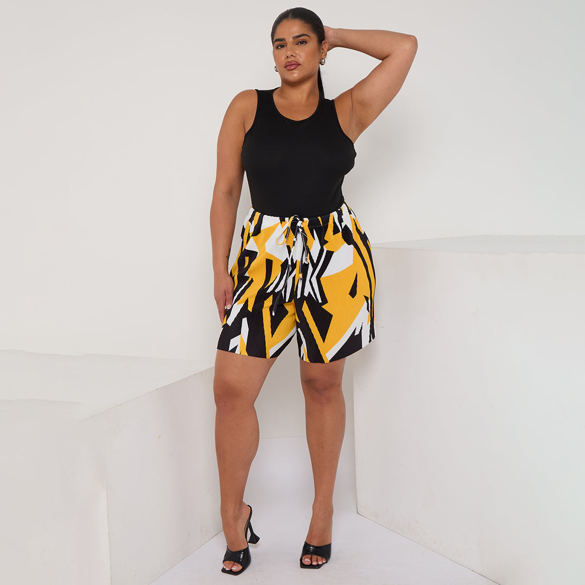 Multi Colour Wave Print Pleated Plus Size Short