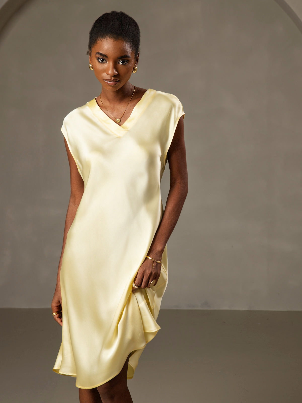 Women's Pure Silk Cap Sleeve V-neck Knee Nightgown
