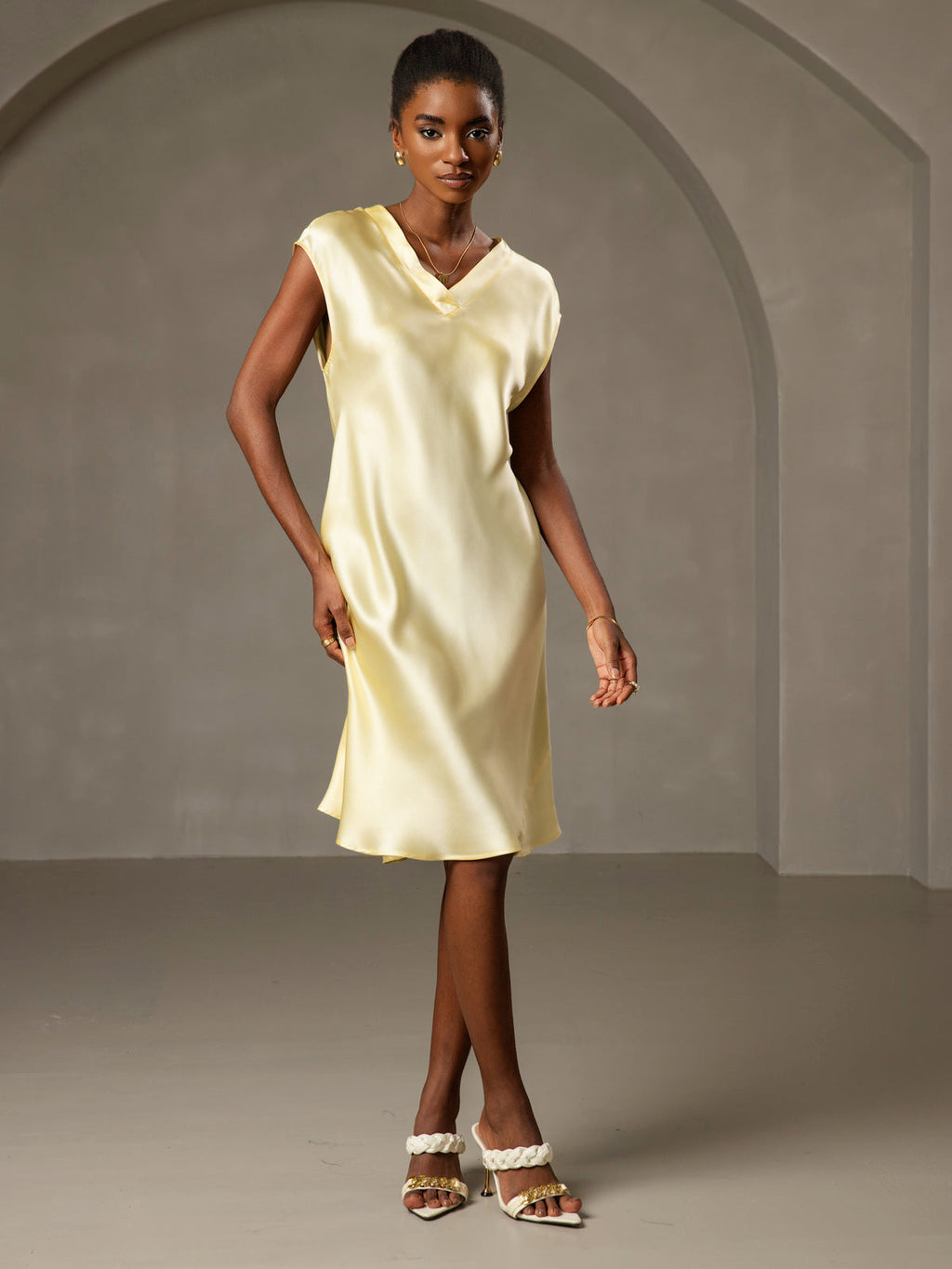 Women's Pure Silk Cap Sleeve V-neck Knee Nightgown