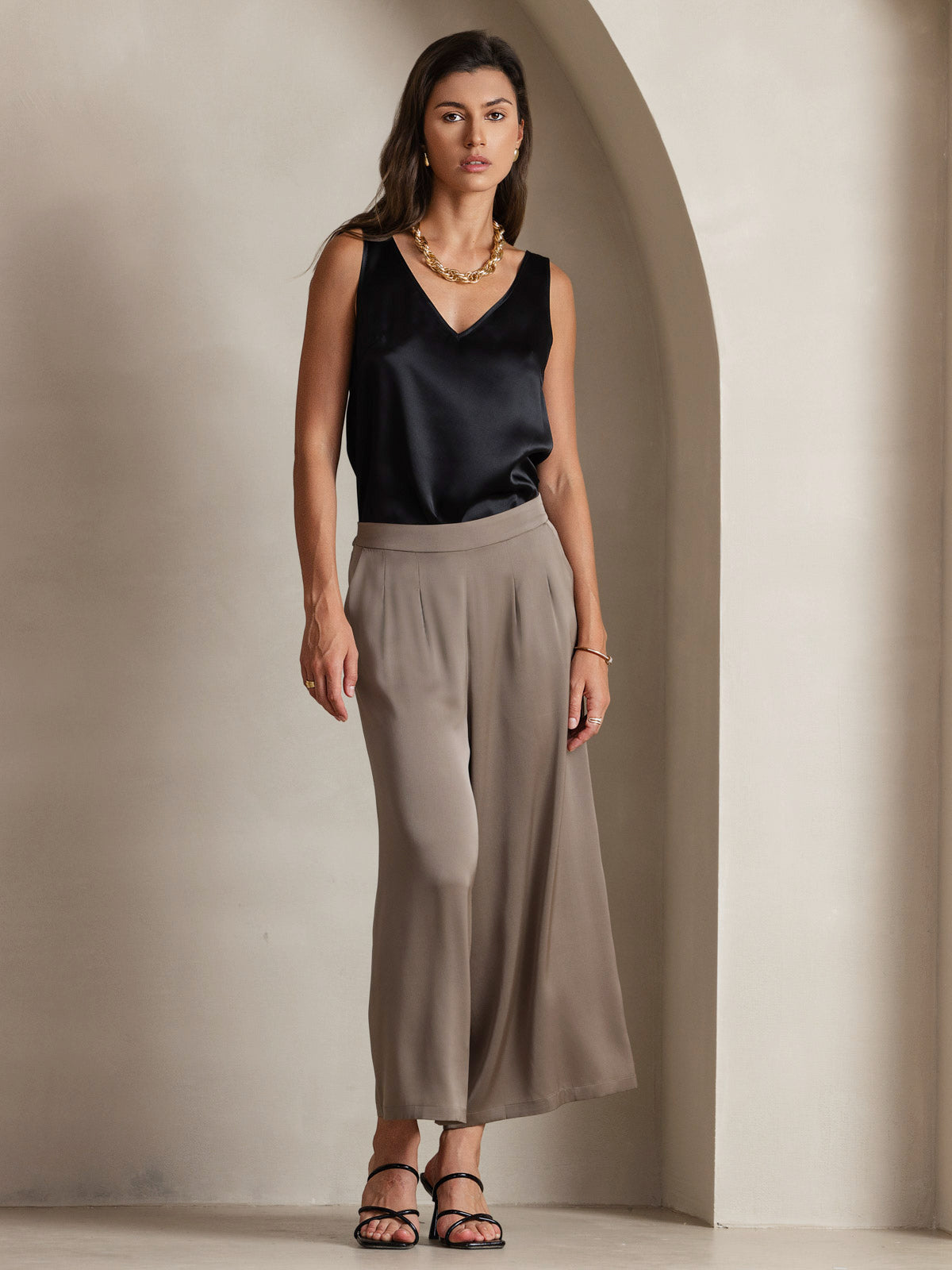 19Momme Silk V-neck Straps Tank Top
