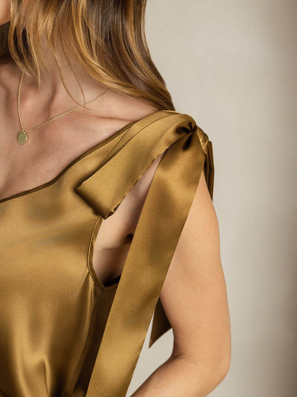 19Momme Silk Bow-Tie V-Neck Tank Top