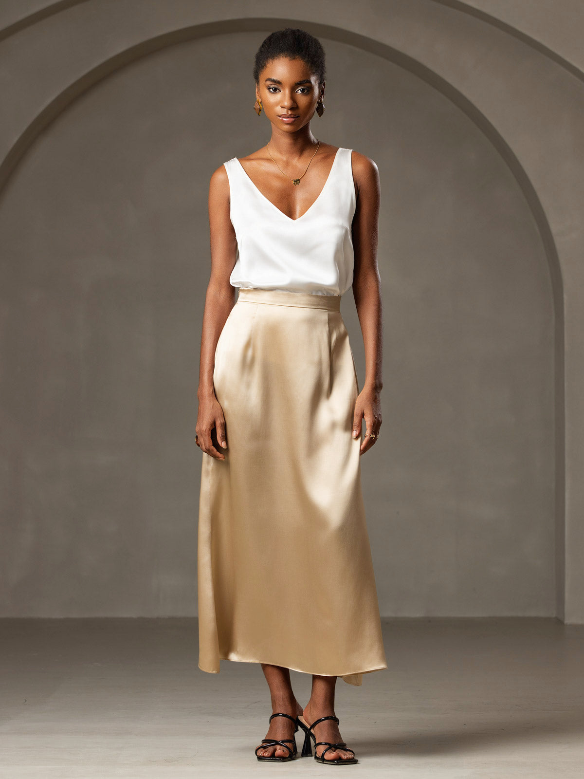 19Momme Silk V-neck Straps Tank Top