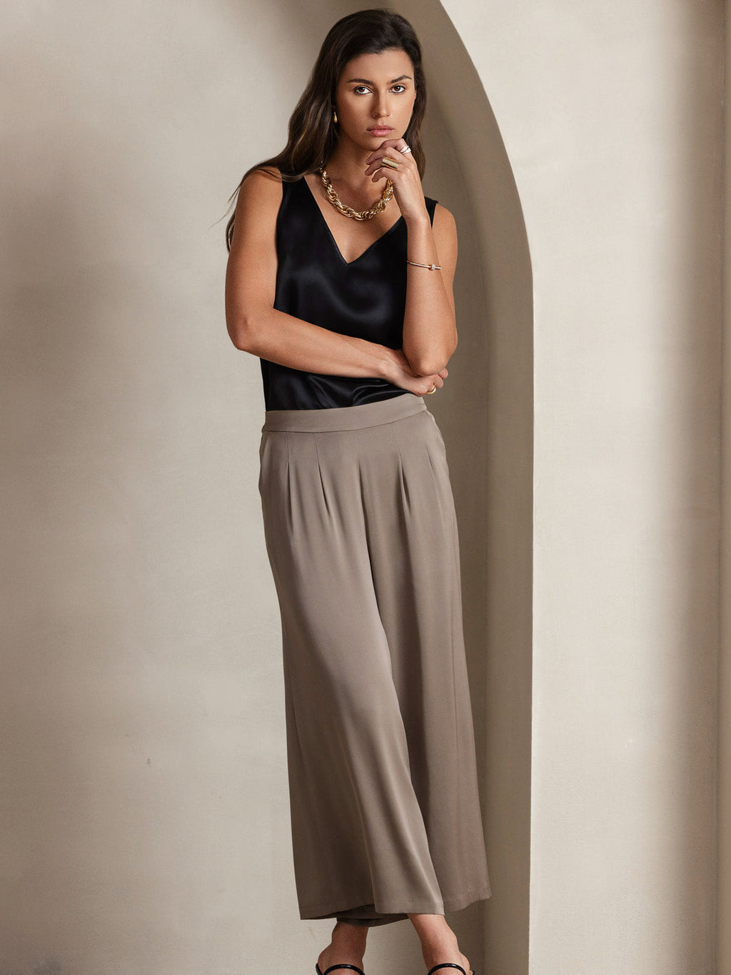 19Momme Silk V-neck Straps Tank Top
