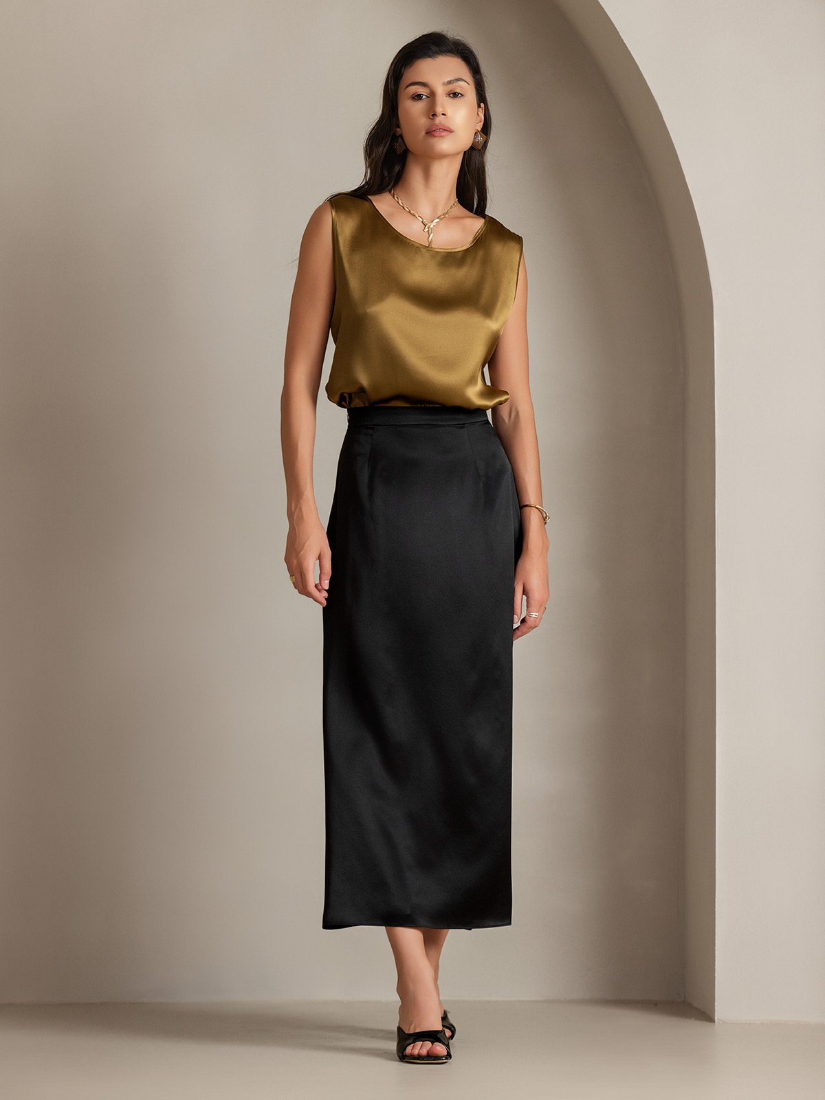 19Momme Silk Lounge Round Neck Tank Top