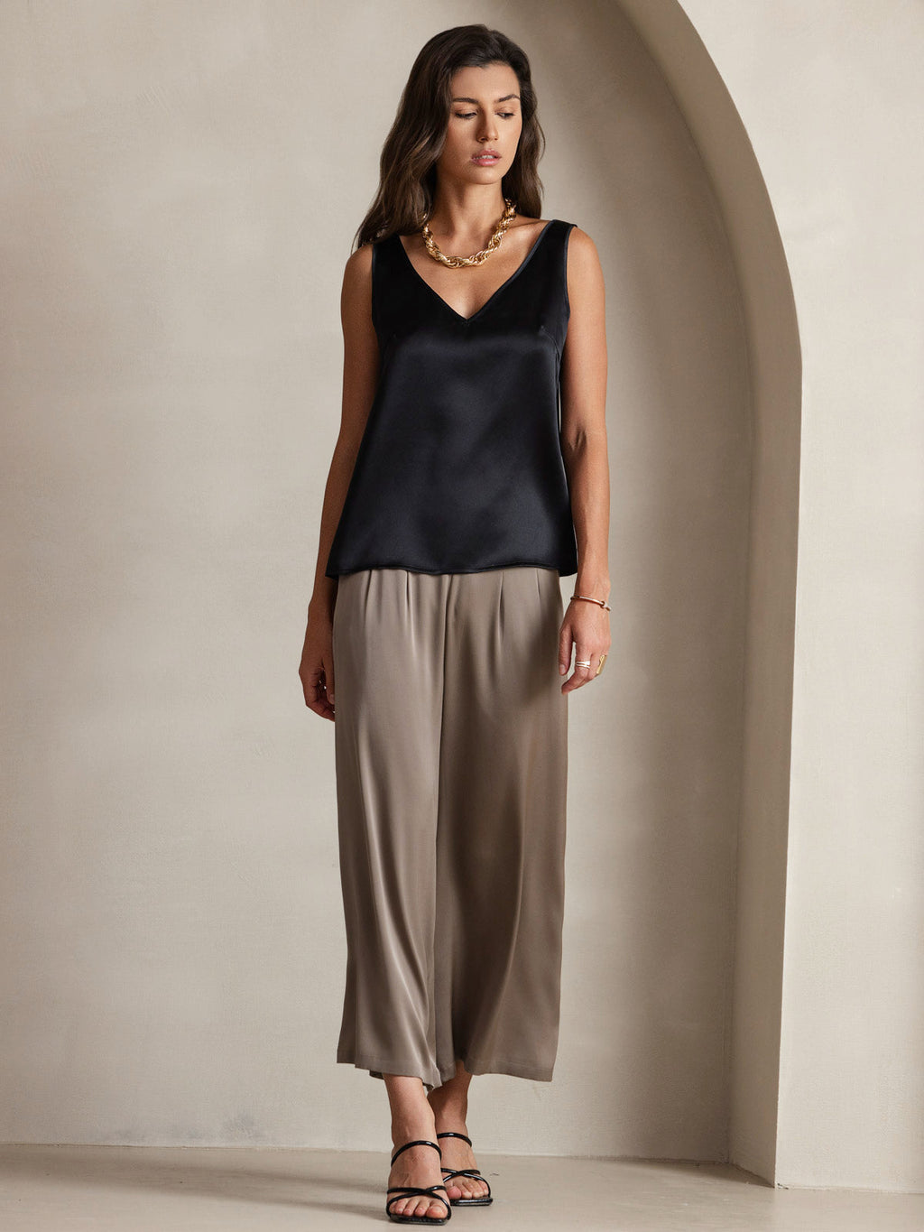 19Momme Silk V-neck Straps Tank Top