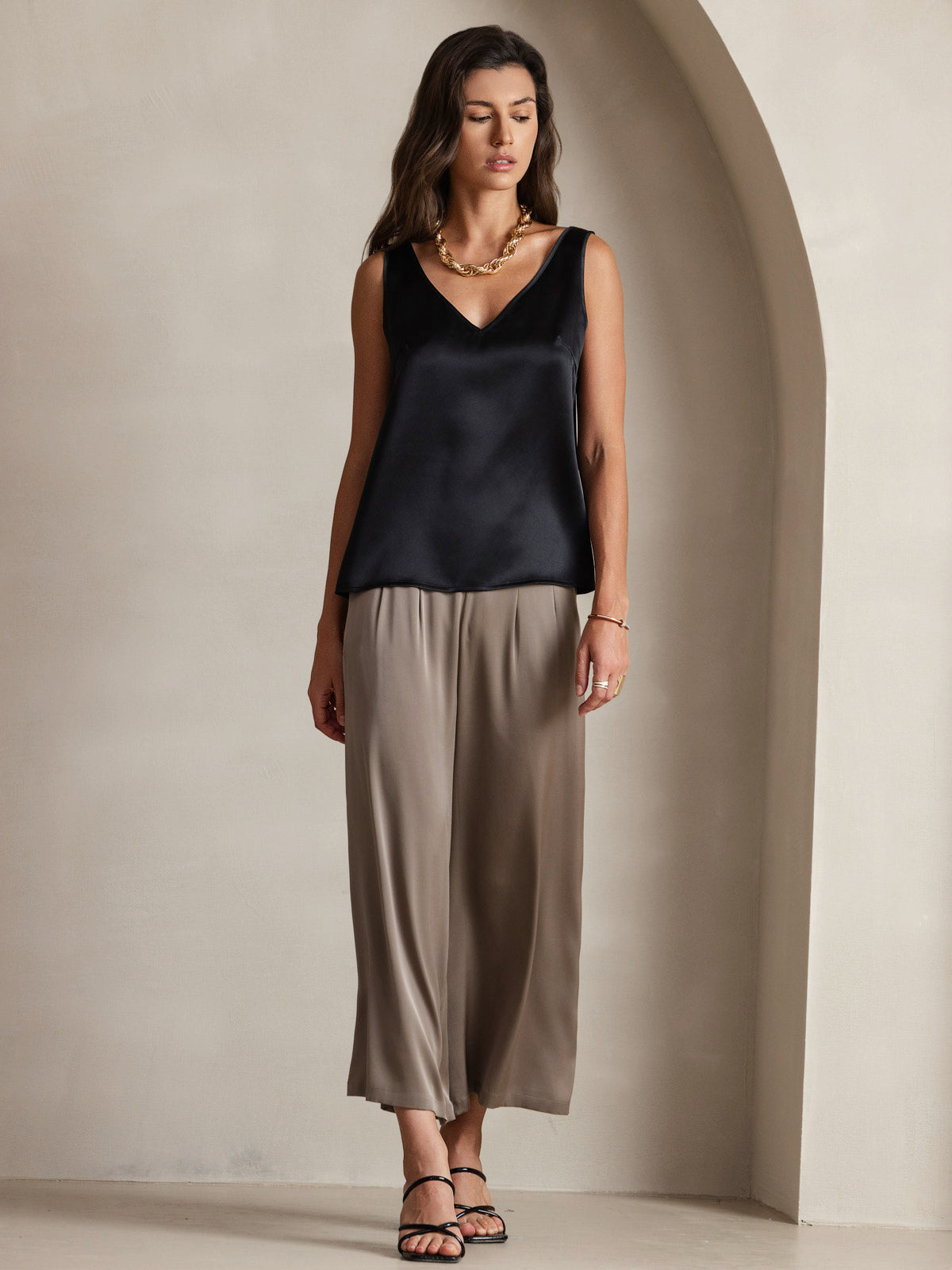 19Momme Silk V-neck Straps Tank Top