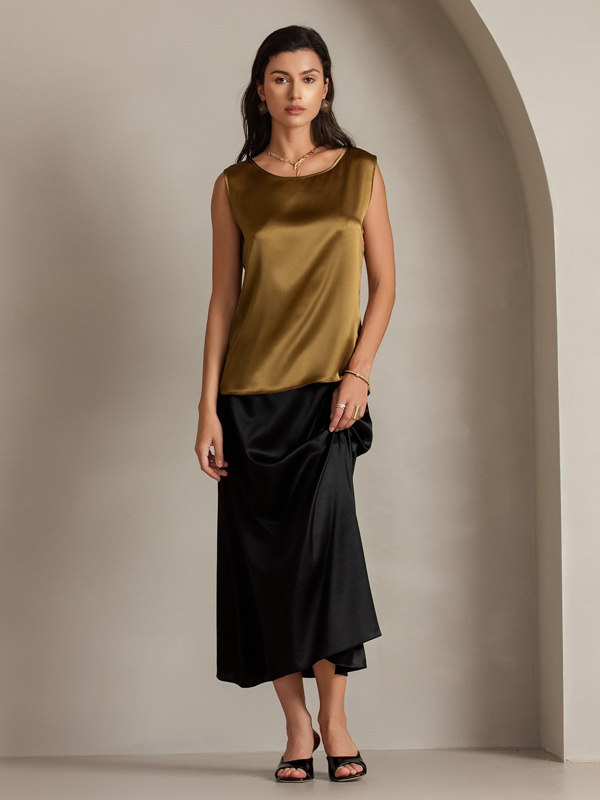 19Momme Silk Lounge Round Neck Tank Top