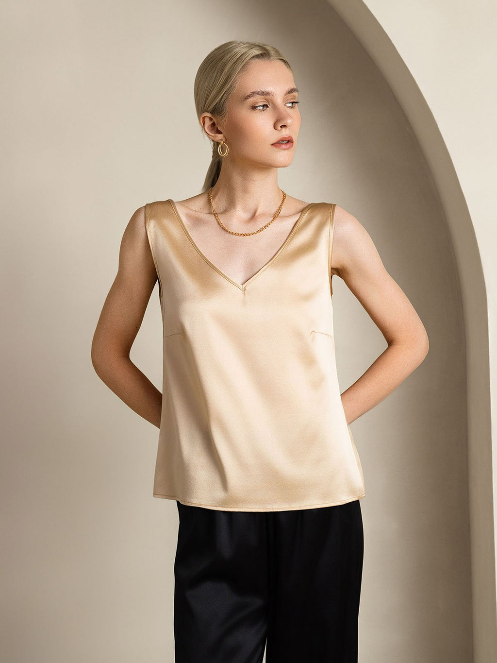 19Momme Silk V-neck Straps Tank Top