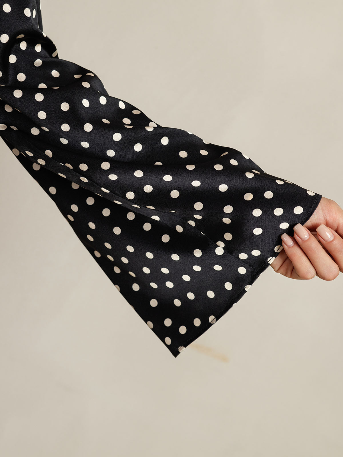19Momme Silk Relaxed Long-sleeved Blouse